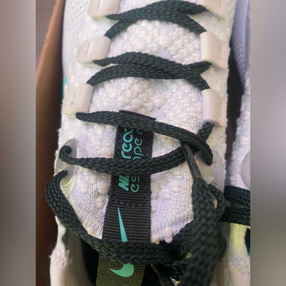 Wmns Nike react escape RN FK SOZE 10.5 NWB - Picture 4 of 9